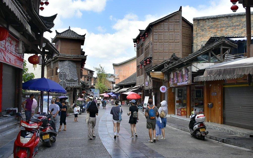 中了“花花卡”的支付宝用户，他们现在过得怎样？游戏画面